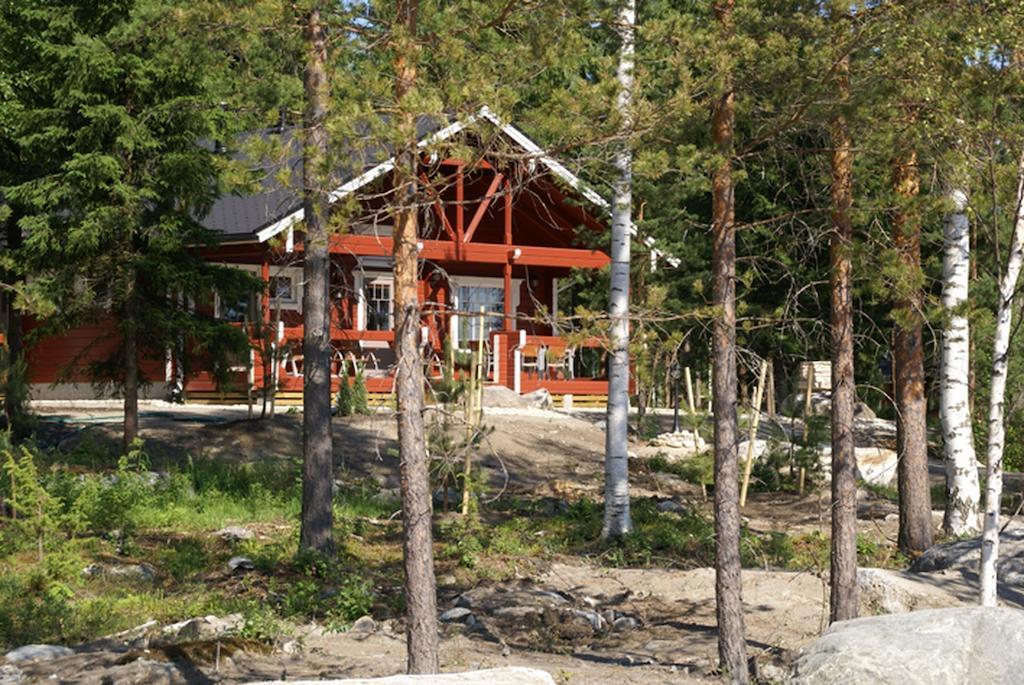 Kartanohotelli Satulinna Huvilat Hirvensalmi Exteriér fotografie